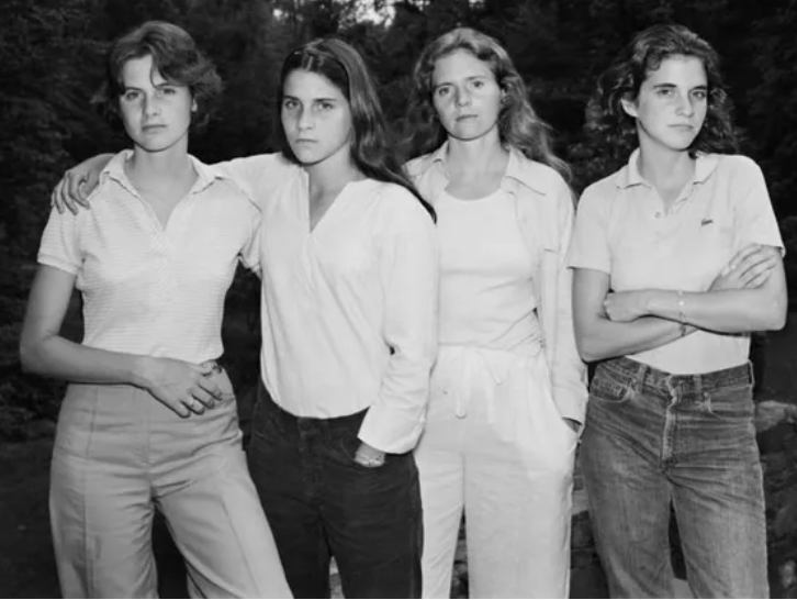 4 Kız Kardeş 40 Yıl Boyunca Aynı Fotoğrafı Çekiyor - Sonuncusunu Gördüğünüzde Ağlamayın!